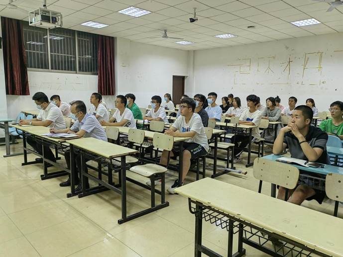 cos成人
第一分会场